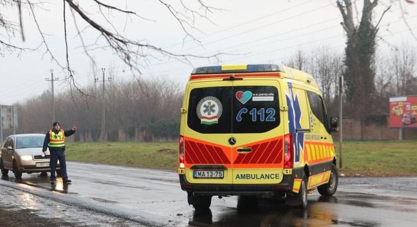 Baleset miatt lezárták az 5-ös főutat Alsónémedinél