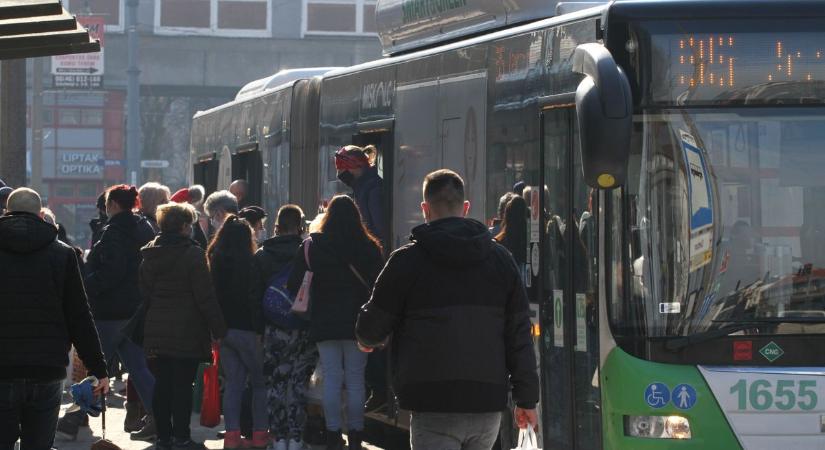 Óriási jófejség! Buszsofőr volt a nap hőse Miskolcon