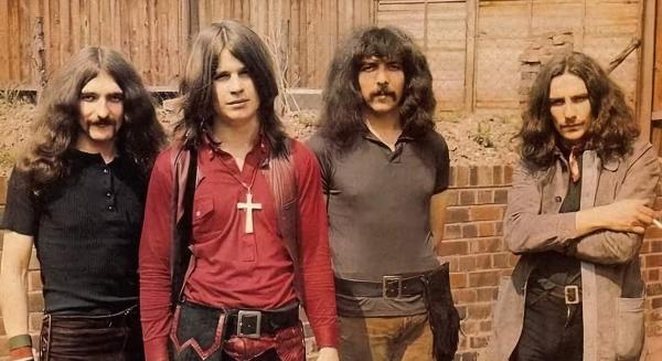 Ma ünnepli 55. születésnapját a Black Sabbath első albuma: 'Black Sabbath' lemezismertető
