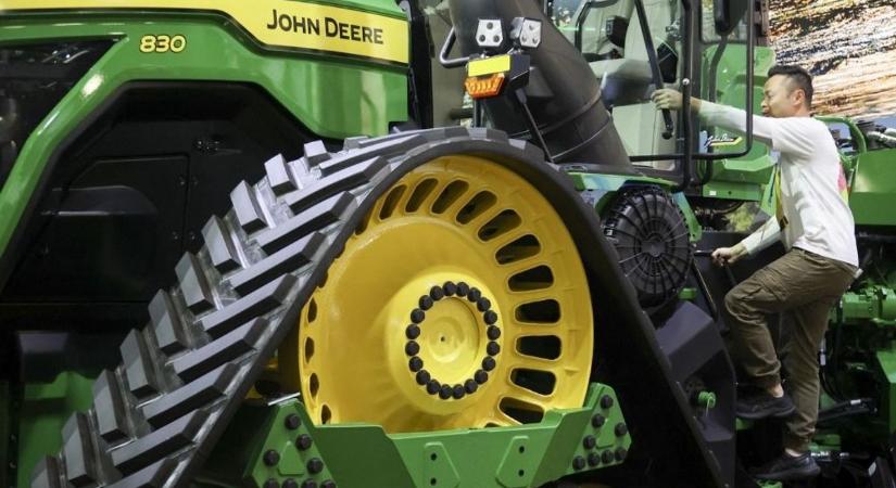 Vámsatuba szorította Donald Trump a Deere-t