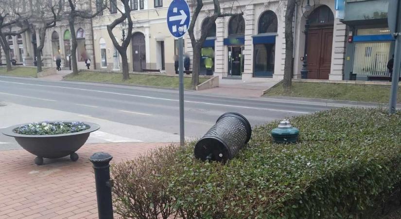 Részeg fiatalok törtek, zúztak Nagykanizsán