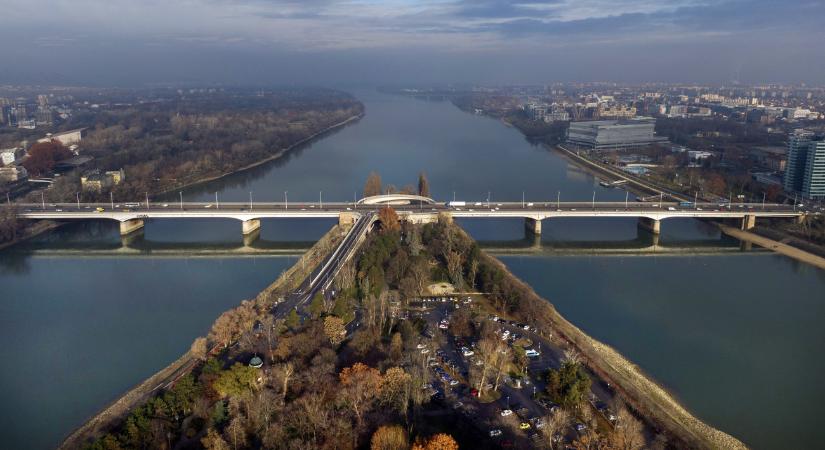 Videó rögzítette a tömegbalesetet az Árpád hídon