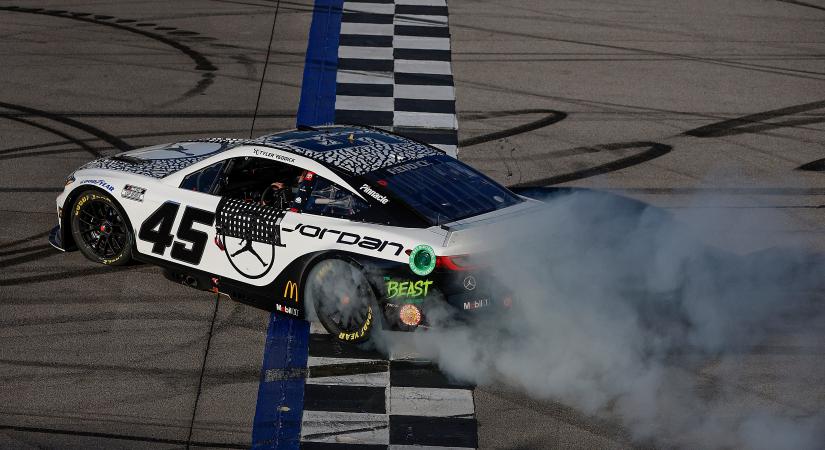 Alig egy órával a Daytona 500 időmérője előtt mért válaszcsapást a NASCAR a pereskedő csapatokra