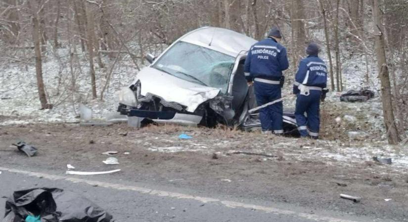 "Szörnyű látvány volt " - Brutális karambolhoz rohantak a mentők Ócsán