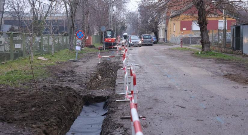 Változik a közlekedési rend, útfelújítás miatt lezárások jönnek Szegeden