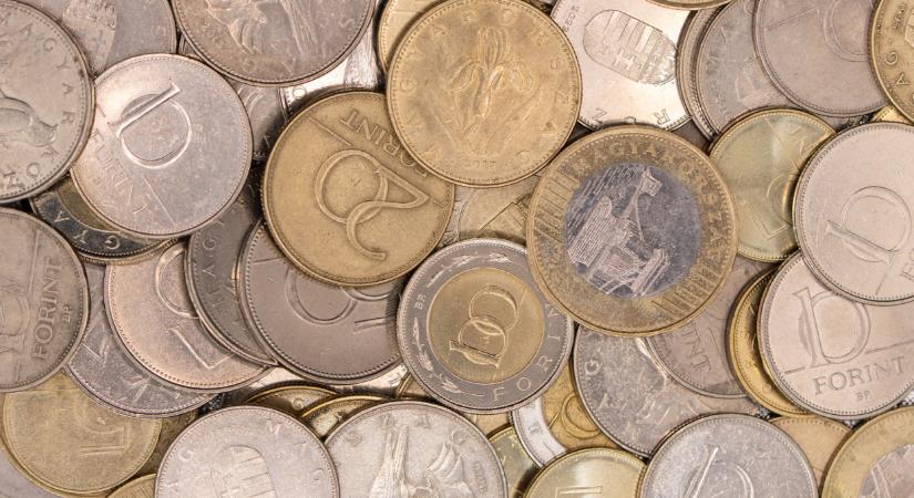 Erősebb forint megy el víkendezni: így áll az euróval, dollárral, frankkal szemben