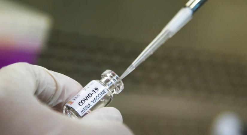 A koronavírus elleni védőoltás csak néhány esetben veszélyes