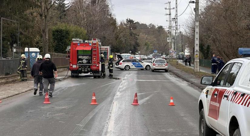 Gázömlés miatt lezárták a 11-es főút egy szakaszát Szentendrén