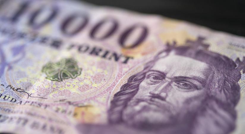 Elemző: az orosz rubel után a forint erősödik a legtöbbet