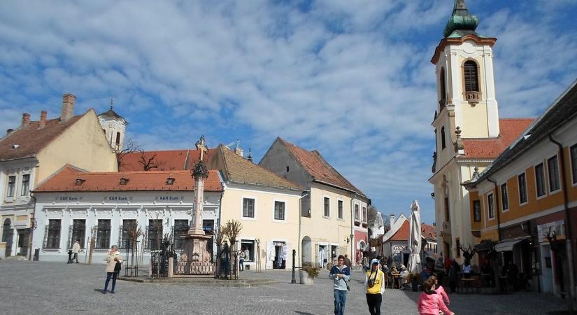 Elvágtak egy vezetéket, ömlik a gáz Szentendrén: evakuálták a területet