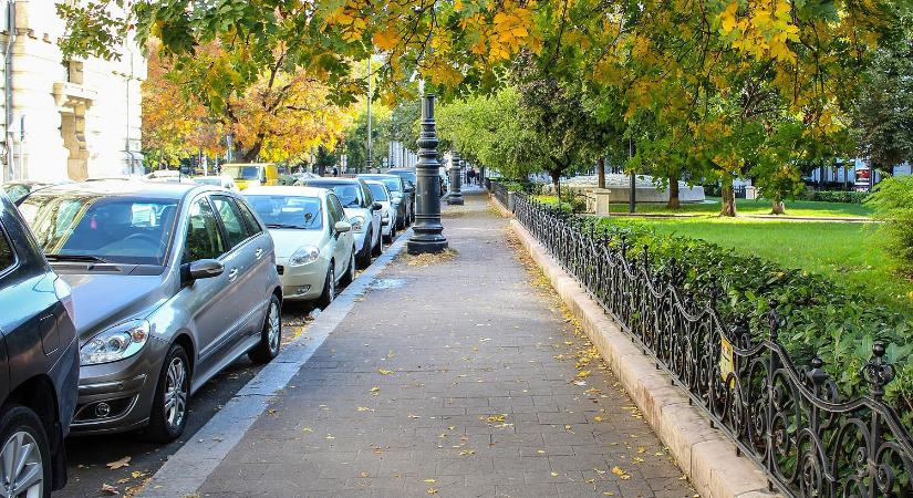 Bevált a korábbi terv: drasztikusan csökkent a parkolási engedélyek száma egy belvárosi kerületben