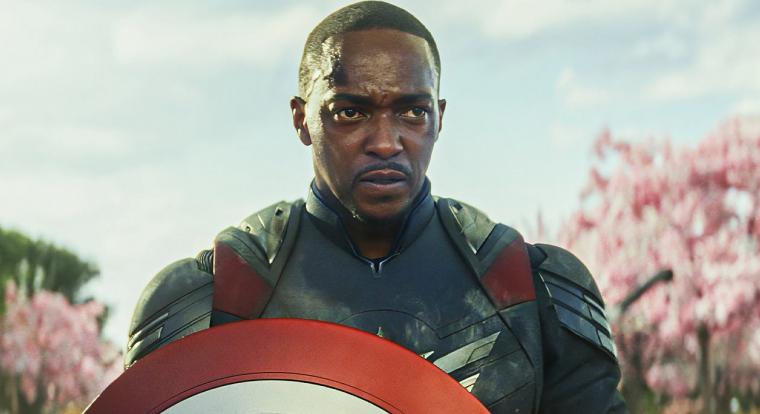 Maga Anthony Mackie kérte, hogy cseréljék le Amerika Kapitány jelmezét, és jó oka volt erre