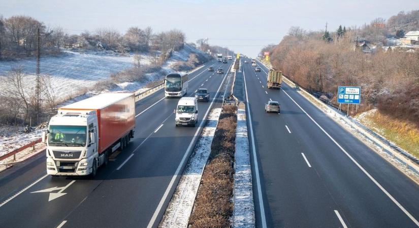 Mindenki örül az M1-es autópálya kibővítésének