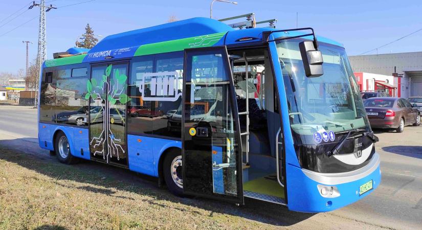 Nagyon ronda az új magyar elektromos busz, szerencse, hogy tulajdonképpen nem is magyar