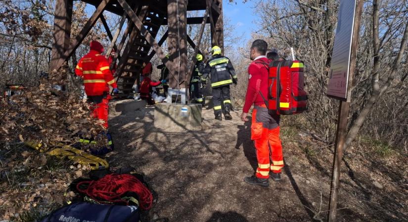 Lezuhant a balatoni kilátóból egy 7 éves gyerek – Fotók és videó!