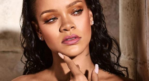 Rihanna csúnyán leoltotta rajongóját: „Nőj már fel!”