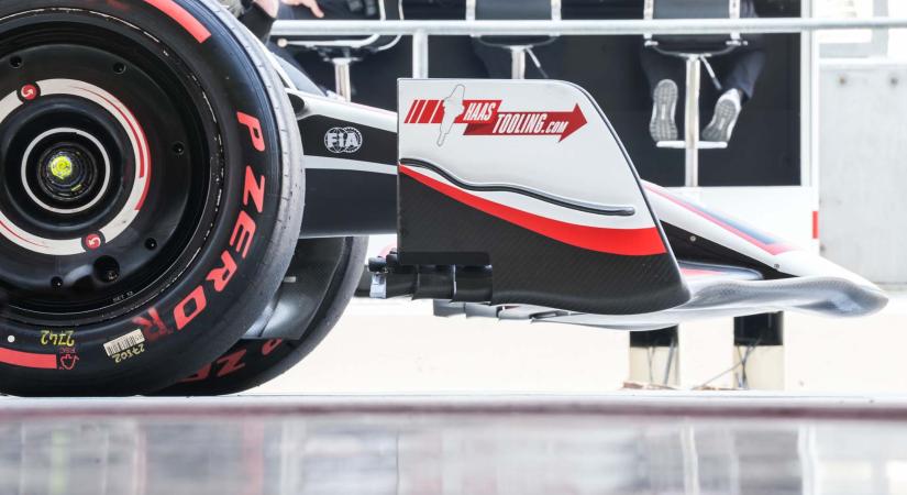 Pályára vitte új F1-es autóját a Haas