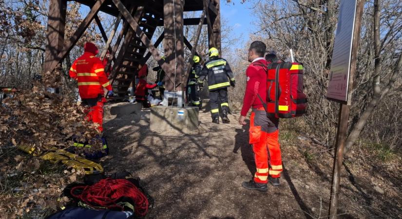 Hétéves kisfiú zuhant le egy kilátóról Balatonfüreden - fotók