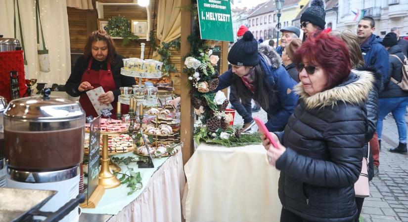 Kocsonyafesztivál zárónap: az árusoknál pörög az üzlet! - képek, videó