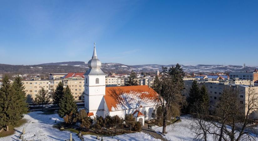 Hungarikum lett a déli harangszó és a csárdás tánc