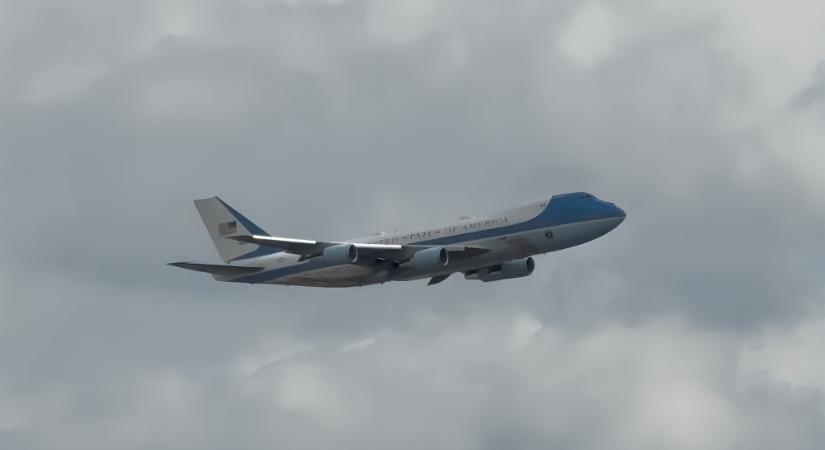 VIDEÓ: Az Air Force One átrepülésével kezdődött a 67. Daytona 500