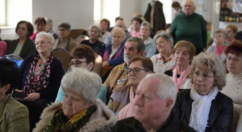 A szűrések fontosságáról szóltak a hatvani rendezvényen