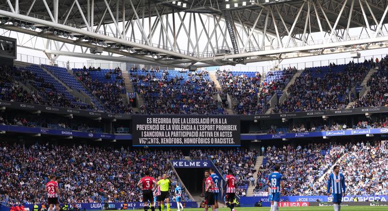 Rasszizmus miatt szakadt félbe egy meccs a világ egyik legerősebb futballbajnokságában