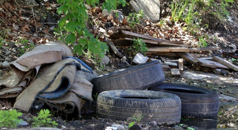 Megint vádat emeltek egy somogyi lomizóval szemben, ő egymilliót keresett nyolc tonna hulladék leadásával