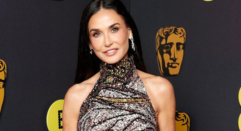 A 62 éves Demi Moore kristályokba burkolózott a BAFTA-gálán: képeken a legszebb ruhák