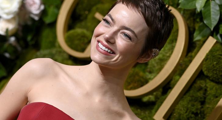 Emma Stone ellopta a show-t a vörös szőnyegen, étvágygerjesztő ruhában állt a fotósok elé