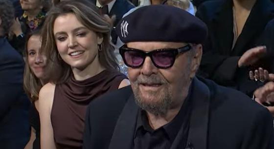 Megjelent a nyilvánosság előtt Jack Nicholson