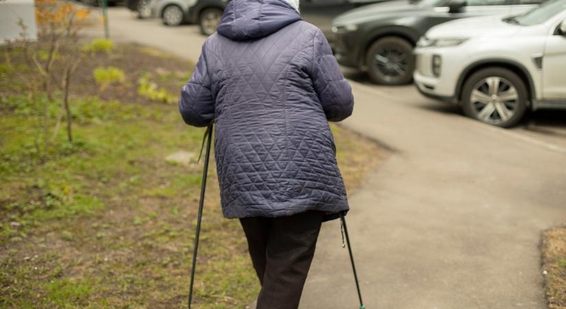 És ez nem séta - A legjobb gyakorlatok, amelyeket a 60 éven felülieknek el kellene végezniük