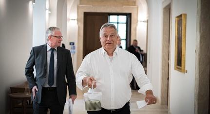 Orbán szerint előbb-utóbb 400 forint alá is "benéz" a forint