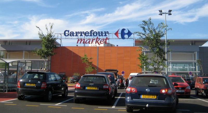 Vasárnapi nyitvatartással erősítene a Carrefour Belgiumban