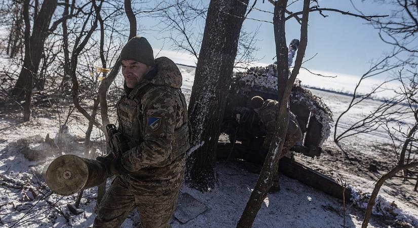 Fogynak az ukrán katonák: több ezer eurós havi fizetés ígéretével toboroznak fiatalokat