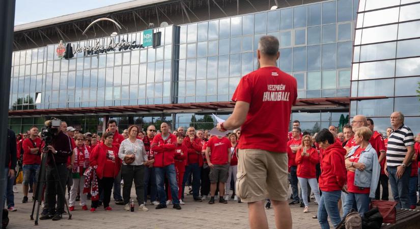 Átnevezik a Veszprém Arénát, különleges körülmények között tartják a névadót