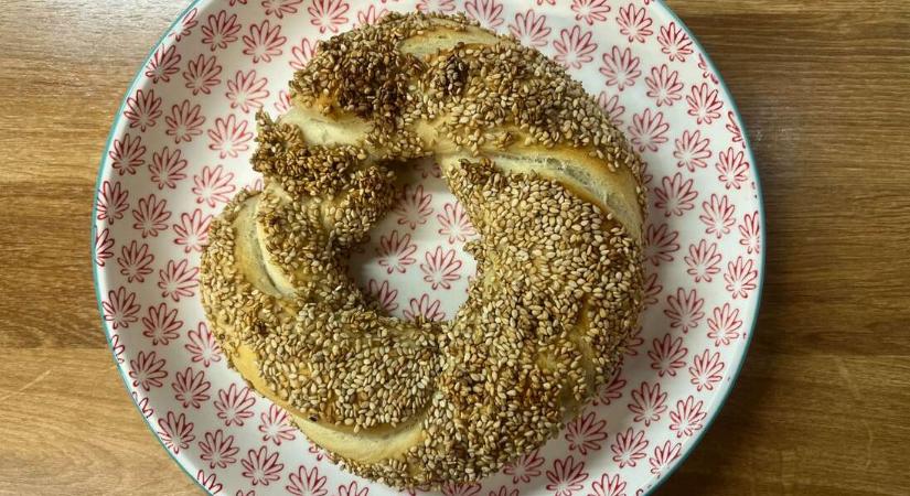 Isztambult most odavarázsolhatod az étkezőasztalodra – simit, a török bagel, recepttel