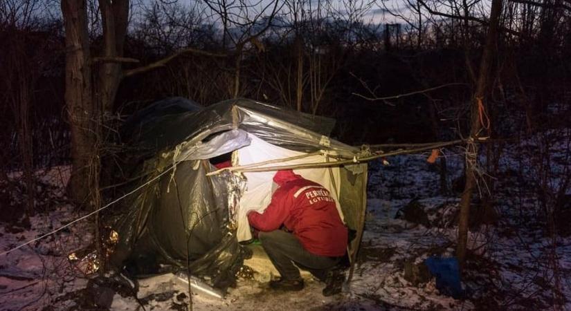 Vörös kód: jut élet, fűtött hely és elhelyezés minden hajléktalannak