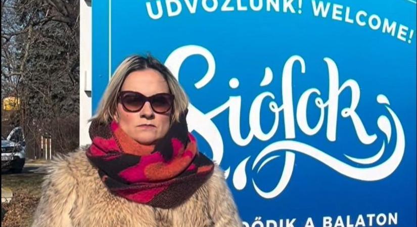 Siófok télen? Se rózsa, se buli, de legalább a parkolóőr figyel!