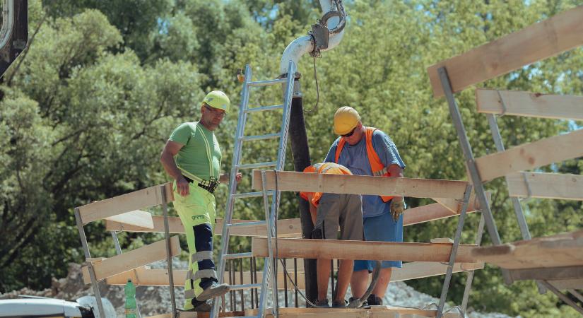 Eperjes megye közel 60 millió eurót fektet az utak felújításába