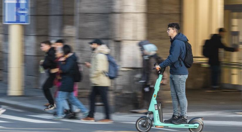 Kiszivárgott az új KRESZ tervezete, akár 140 kilométer per órás sebességgel is lehetne menni az autópályán