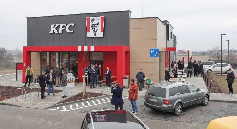 Most jött a hír! Kivonul a KFC, sokan elveszítik az állásukat!