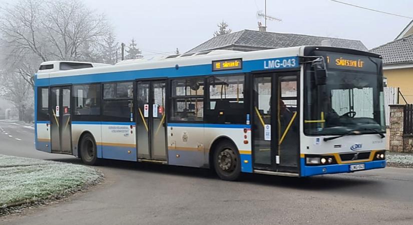 Újra a megszokott helyen állnak meg a buszok a Sámsoni úton