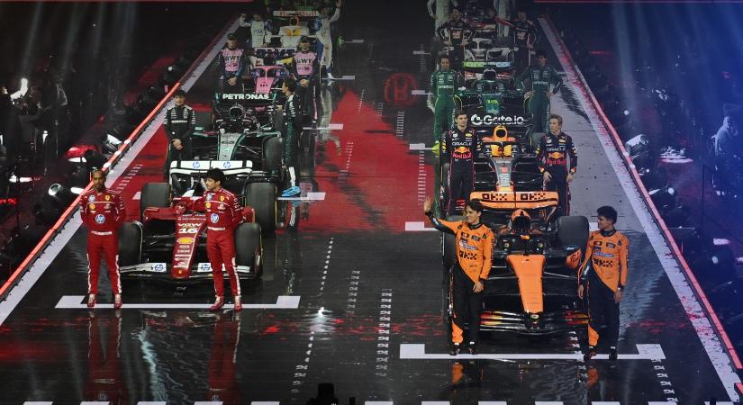 Szezonnyitó show keretében mutatták be az új festéseket az F1-ben