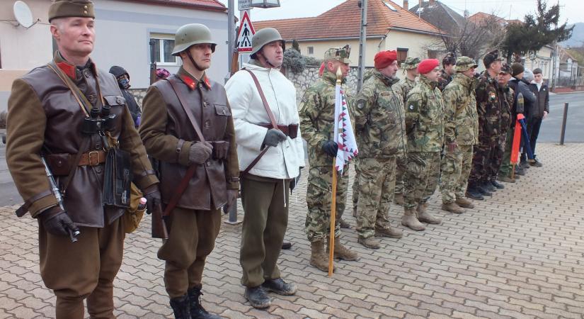 A doni hősökre emlékeztek Bajnán