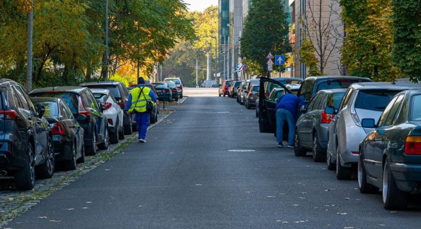 Több százzal kevesebb parkoló autót eredményezett a II. kerület akciója