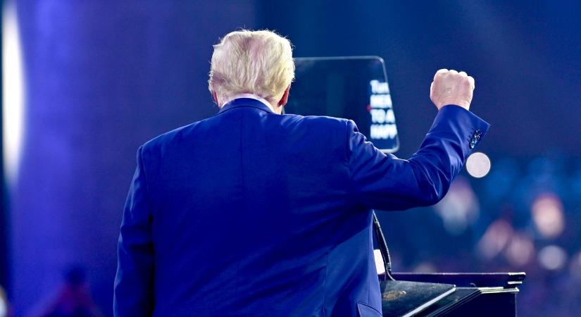 Lediktátorozta Donald Trump az ukrán elnököt