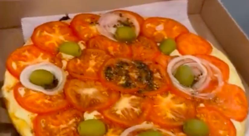 Döbbenet, mit művelt a maradék pizzával egy gasztro-influenszer: egy egyszerű trükkel megváltoztatta követői életét