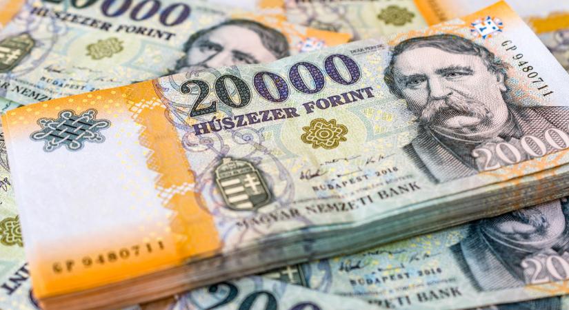 480 milliárd forint kerül a lakossághoz