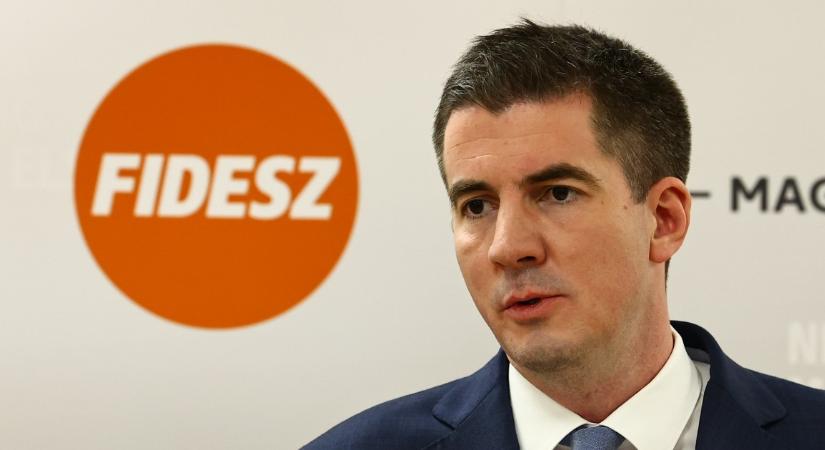 „Gátlástalanul védekezni kell” – „Guruló dollárügyi” kormánybiztos kinevezését kéri a Fidesz